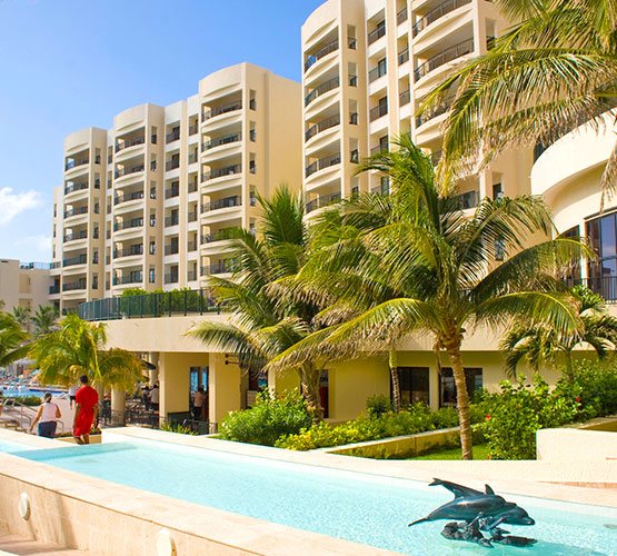 Best family vacation at a beachfront resort in Cancun with All Inclusive Plan and family amenities